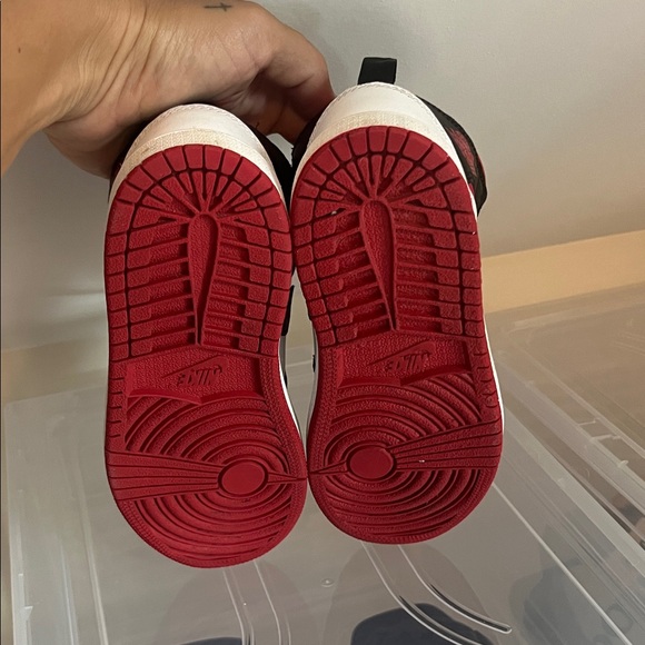 Nike Air Jordan Mid-Top Sneakers - Picture 6 of 6